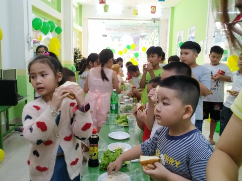 TỔ CHỨC SINH NHẬT TẠI SUPERBRAIN NHƠN TRẠCH