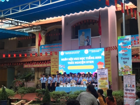 NGÀY HỘI VUI HỌC TIẾNG ANH TRẢI NGHIỆM STEM THCS AN PHÚ