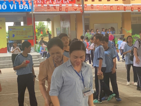NGÀY HỘI VUI HỌC TIẾNG ANH TRẢI NGHIỆM STEM THCS BÌNH AN