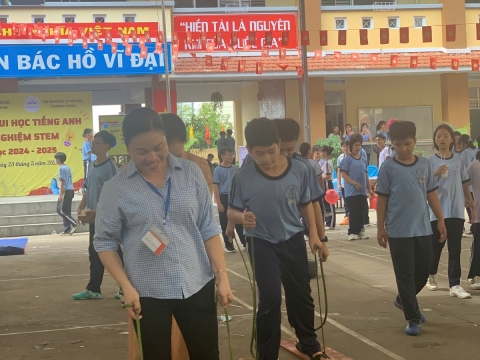 NGÀY HỘI VUI HỌC TIẾNG ANH TRẢI NGHIỆM STEM THCS BÌNH AN