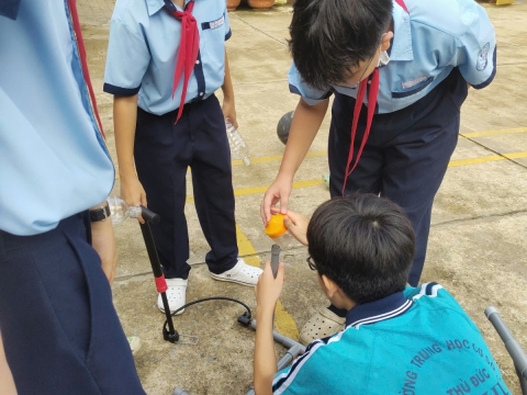NGÀY HỘI VUI HỌC TIẾNG ANH TRẢI NGHIỆM STEM THCS AN PHÚ