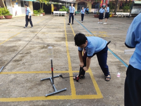 NGÀY HỘI VUI HỌC TIẾNG ANH TRẢI NGHIỆM STEM THCS AN PHÚ