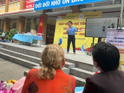 NGÀY HỘI VUI HỌC TIẾNG ANH TRẢI NGHIỆM STEM THCS BÌNH AN