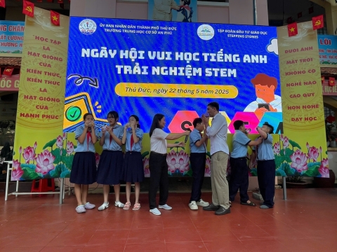 NGÀY HỘI VUI HỌC TIẾNG ANH TRẢI NGHIỆM STEM THCS AN PHÚ