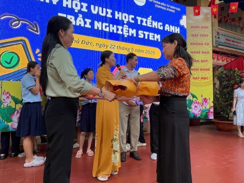 NGÀY HỘI VUI HỌC TIẾNG ANH TRẢI NGHIỆM STEM THCS AN PHÚ