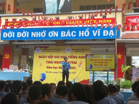 NGÀY HỘI VUI HỌC TIẾNG ANH TRẢI NGHIỆM STEM THCS BÌNH AN