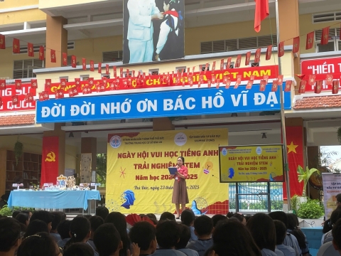 NGÀY HỘI VUI HỌC TIẾNG ANH TRẢI NGHIỆM STEM THCS BÌNH AN