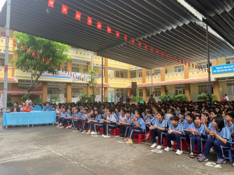 NGÀY HỘI VUI HỌC TIẾNG ANH TRẢI NGHIỆM STEM THCS BÌNH AN