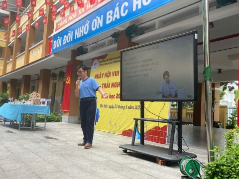 NGÀY HỘI VUI HỌC TIẾNG ANH TRẢI NGHIỆM STEM THCS BÌNH AN