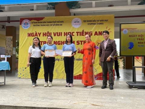 NGÀY HỘI VUI HỌC TIẾNG ANH TRẢI NGHIỆM STEM THCS BÌNH AN