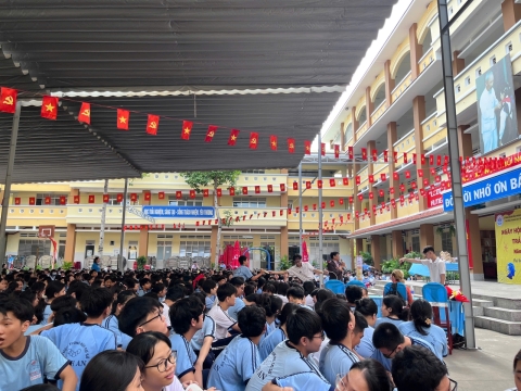 NGÀY HỘI VUI HỌC TIẾNG ANH TRẢI NGHIỆM STEM THCS BÌNH AN