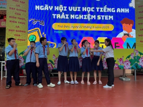 NGÀY HỘI VUI HỌC TIẾNG ANH TRẢI NGHIỆM STEM THCS AN PHÚ