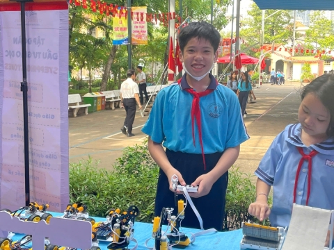 NGÀY HỘI VUI HỌC TIẾNG ANH TRẢI NGHIỆM STEM THCS AN PHÚ