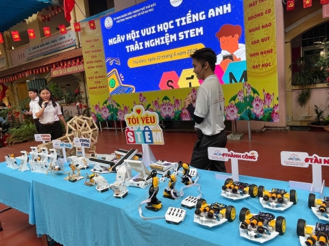 NGÀY HỘI VUI HỌC TIẾNG ANH TRẢI NGHIỆM STEM THCS AN PHÚ
