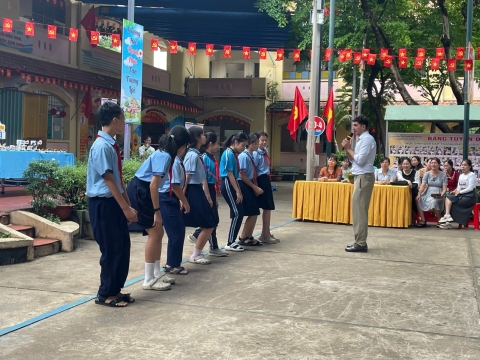 NGÀY HỘI VUI HỌC TIẾNG ANH TRẢI NGHIỆM STEM THCS AN PHÚ
