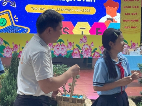 NGÀY HỘI VUI HỌC TIẾNG ANH TRẢI NGHIỆM STEM THCS AN PHÚ