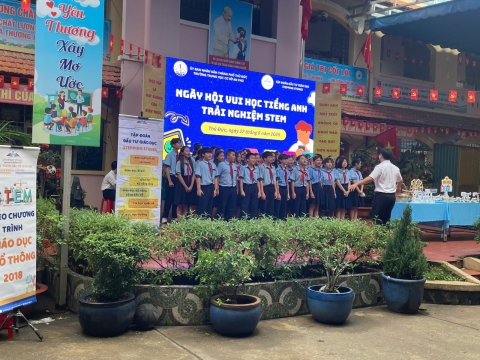 NGÀY HỘI VUI HỌC TIẾNG ANH TRẢI NGHIỆM STEM THCS AN PHÚ
