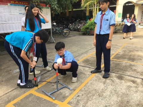 NGÀY HỘI VUI HỌC TIẾNG ANH TRẢI NGHIỆM STEM THCS AN PHÚ