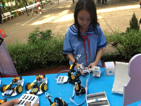 NGÀY HỘI VUI HỌC TIẾNG ANH TRẢI NGHIỆM STEM THCS AN PHÚ