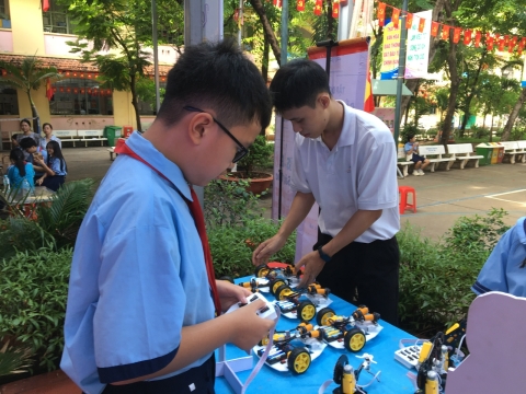NGÀY HỘI VUI HỌC TIẾNG ANH TRẢI NGHIỆM STEM THCS AN PHÚ