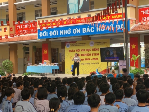 NGÀY HỘI VUI HỌC TIẾNG ANH TRẢI NGHIỆM STEM THCS BÌNH AN