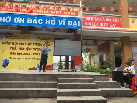 NGÀY HỘI VUI HỌC TIẾNG ANH TRẢI NGHIỆM STEM THCS BÌNH AN