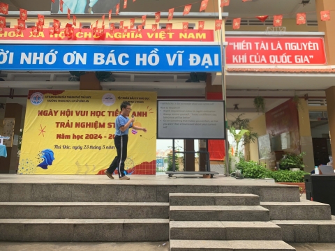 NGÀY HỘI VUI HỌC TIẾNG ANH TRẢI NGHIỆM STEM THCS BÌNH AN