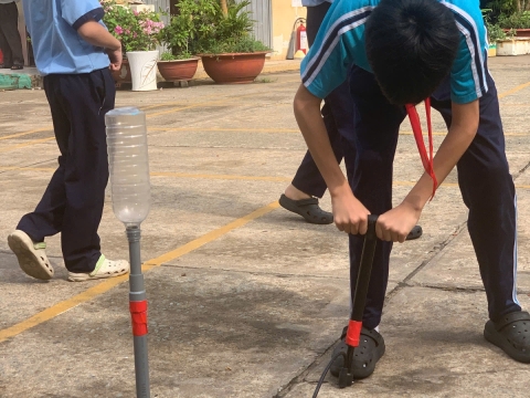 NGÀY HỘI VUI HỌC TIẾNG ANH TRẢI NGHIỆM STEM THCS AN PHÚ