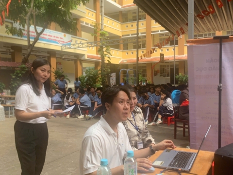 NGÀY HỘI VUI HỌC TIẾNG ANH TRẢI NGHIỆM STEM THCS BÌNH AN