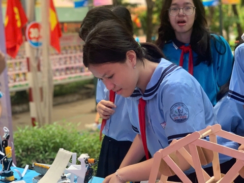 NGÀY HỘI VUI HỌC TIẾNG ANH TRẢI NGHIỆM STEM THCS AN PHÚ