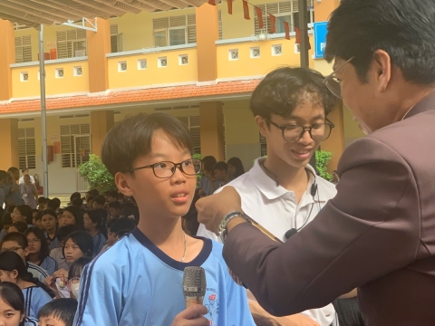 NGÀY HỘI VUI HỌC TIẾNG ANH TRẢI NGHIỆM STEM THCS BÌNH AN