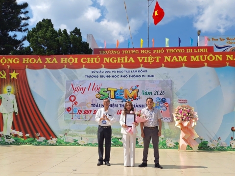 STEPPING STONES EDUCATION ĐỒNG HÀNH CÙNG THPT DI LINH - TÀI TRỢ HỌC BỔNG VÀ TRAO TẶNG PHÒNG STEM