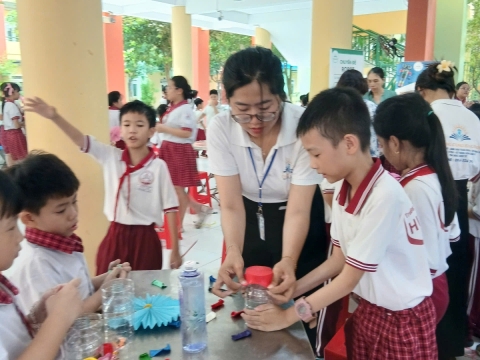 NGÀY HỘI STEM HƯNG VIỆT