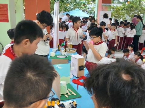 NGÀY HỘI STEM HƯNG VIỆT