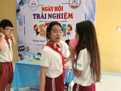 NGÀY HỘI STEM HƯNG VIỆT
