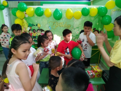 TỔ CHỨC SINH NHẬT TẠI SUPERBRAIN NHƠN TRẠCH