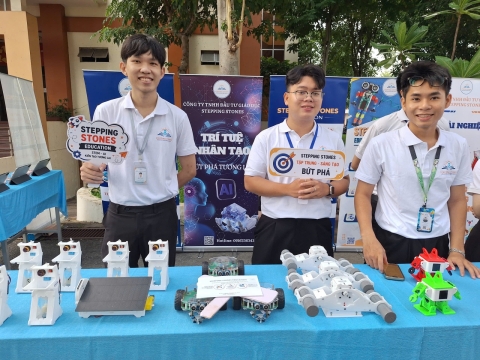 STEPPING STONES EDUCATION ĐỒNG HÀNH CÙNG THPT THOẠI NGỌC HẦU CHÀO ĐÓN HỌC SINH VÀ PHHS KHỐI 10 NĂM HỌC 2026 - 2027