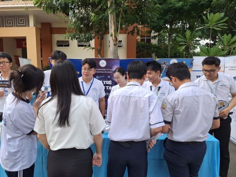 STEPPING STONES EDUCATION ĐỒNG HÀNH CÙNG THPT THOẠI NGỌC HẦU CHÀO ĐÓN HỌC SINH VÀ PHHS KHỐI 10 NĂM HỌC 2026 - 2027