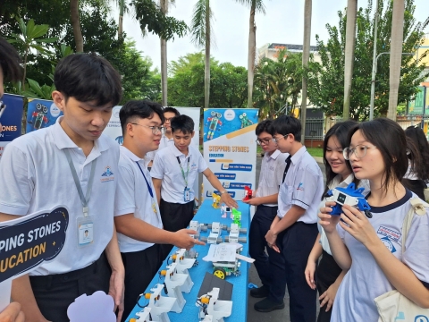 STEPPING STONES EDUCATION ĐỒNG HÀNH CÙNG THPT THOẠI NGỌC HẦU CHÀO ĐÓN HỌC SINH VÀ PHHS KHỐI 10 NĂM HỌC 2026 - 2027