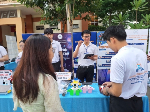 STEPPING STONES EDUCATION ĐỒNG HÀNH CÙNG THPT THOẠI NGỌC HẦU CHÀO ĐÓN HỌC SINH VÀ PHHS KHỐI 10 NĂM HỌC 2026 - 2027