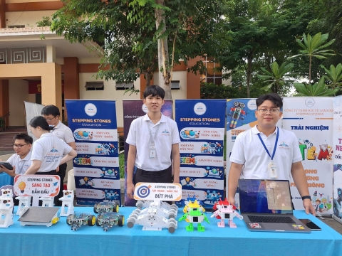 STEPPING STONES EDUCATION ĐỒNG HÀNH CÙNG THPT THOẠI NGỌC HẦU CHÀO ĐÓN HỌC SINH VÀ PHHS KHỐI 10 NĂM HỌC 2026 - 2027