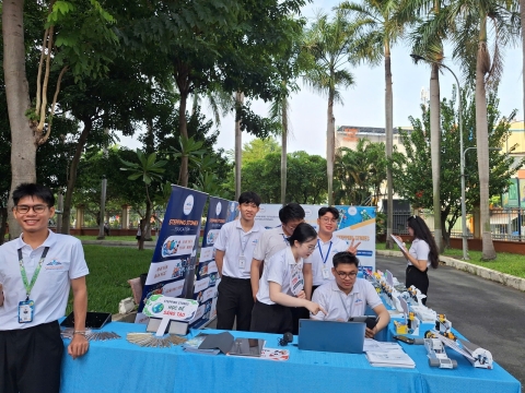 STEPPING STONES EDUCATION ĐỒNG HÀNH CÙNG THPT THOẠI NGỌC HẦU CHÀO ĐÓN HỌC SINH VÀ PHHS KHỐI 10 NĂM HỌC 2026 - 2027