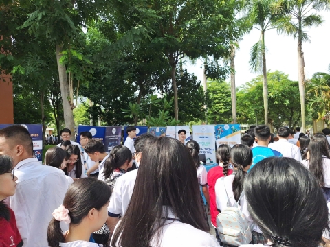 STEPPING STONES EDUCATION ĐỒNG HÀNH CÙNG THPT THOẠI NGỌC HẦU CHÀO ĐÓN HỌC SINH VÀ PHHS KHỐI 10 NĂM HỌC 2026 - 2027