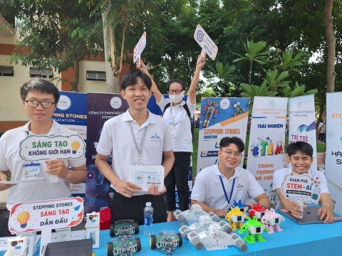 STEPPING STONES EDUCATION ĐỒNG HÀNH CÙNG THPT THOẠI NGỌC HẦU CHÀO ĐÓN HỌC SINH VÀ PHHS KHỐI 10 NĂM HỌC 2026 - 2027