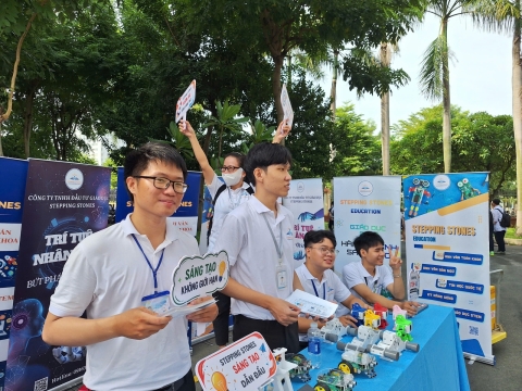 STEPPING STONES EDUCATION ĐỒNG HÀNH CÙNG THPT THOẠI NGỌC HẦU CHÀO ĐÓN HỌC SINH VÀ PHHS KHỐI 10 NĂM HỌC 2026 - 2027