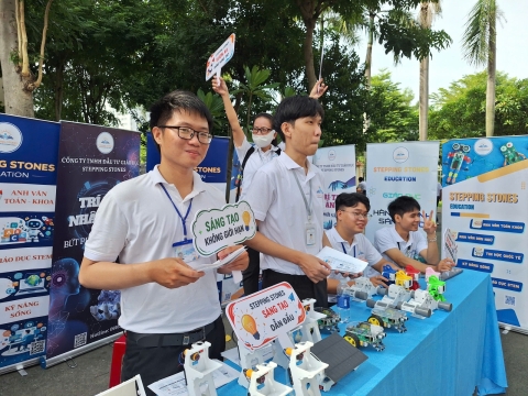 STEPPING STONES EDUCATION ĐỒNG HÀNH CÙNG THPT THOẠI NGỌC HẦU CHÀO ĐÓN HỌC SINH VÀ PHHS KHỐI 10 NĂM HỌC 2026 - 2027