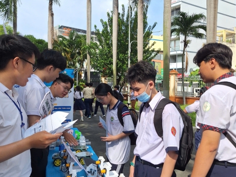 STEPPING STONES EDUCATION ĐỒNG HÀNH CÙNG THPT THOẠI NGỌC HẦU CHÀO ĐÓN HỌC SINH VÀ PHHS KHỐI 10 NĂM HỌC 2026 - 2027