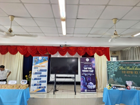 STEPPING STONES EDUCATION ĐỒNG HÀNH CÙNG TRƯỜNG TIỂU HỌC PHÙNG HƯNG CHÀO ĐÓN PHHS KHỐI 1 NĂM.HỌC 2025 - 2026