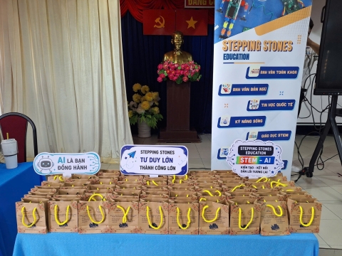STEPPING STONES EDUCATION ĐỒNG HÀNH CÙNG TRƯỜNG TIỂU HỌC PHÙNG HƯNG CHÀO ĐÓN PHHS KHỐI 1 NĂM.HỌC 2025 - 2026