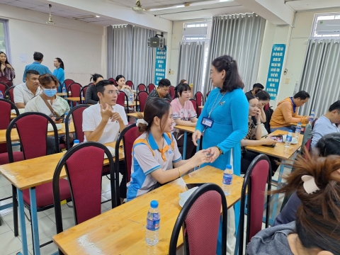 STEPPING STONES EDUCATION ĐỒNG HÀNH CÙNG TRƯỜNG TIỂU HỌC PHÙNG HƯNG CHÀO ĐÓN PHHS KHỐI 1 NĂM.HỌC 2025 - 2026